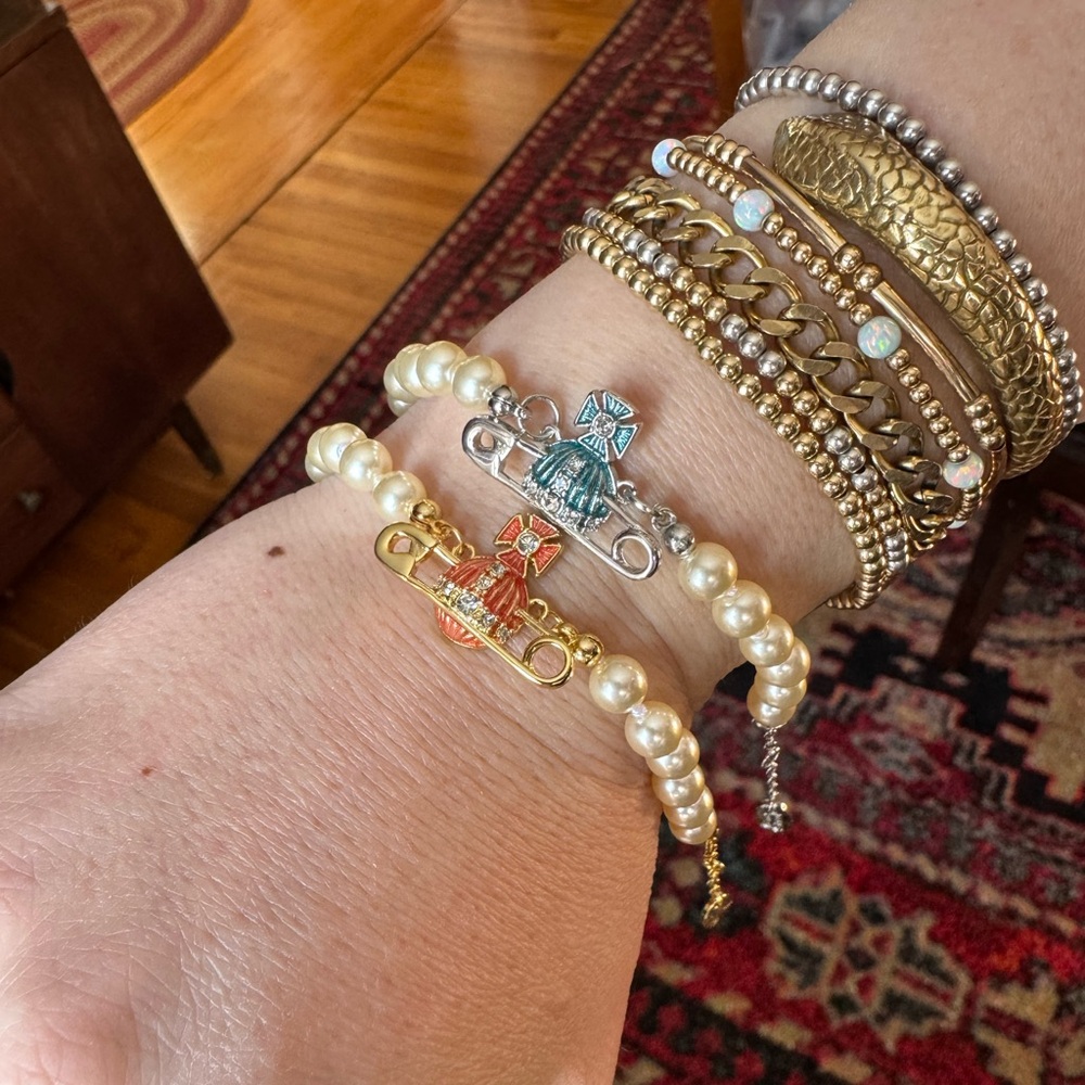 Vivienne Westwood Faux Pearl safety pin bracelet silver/blue or gold/orange